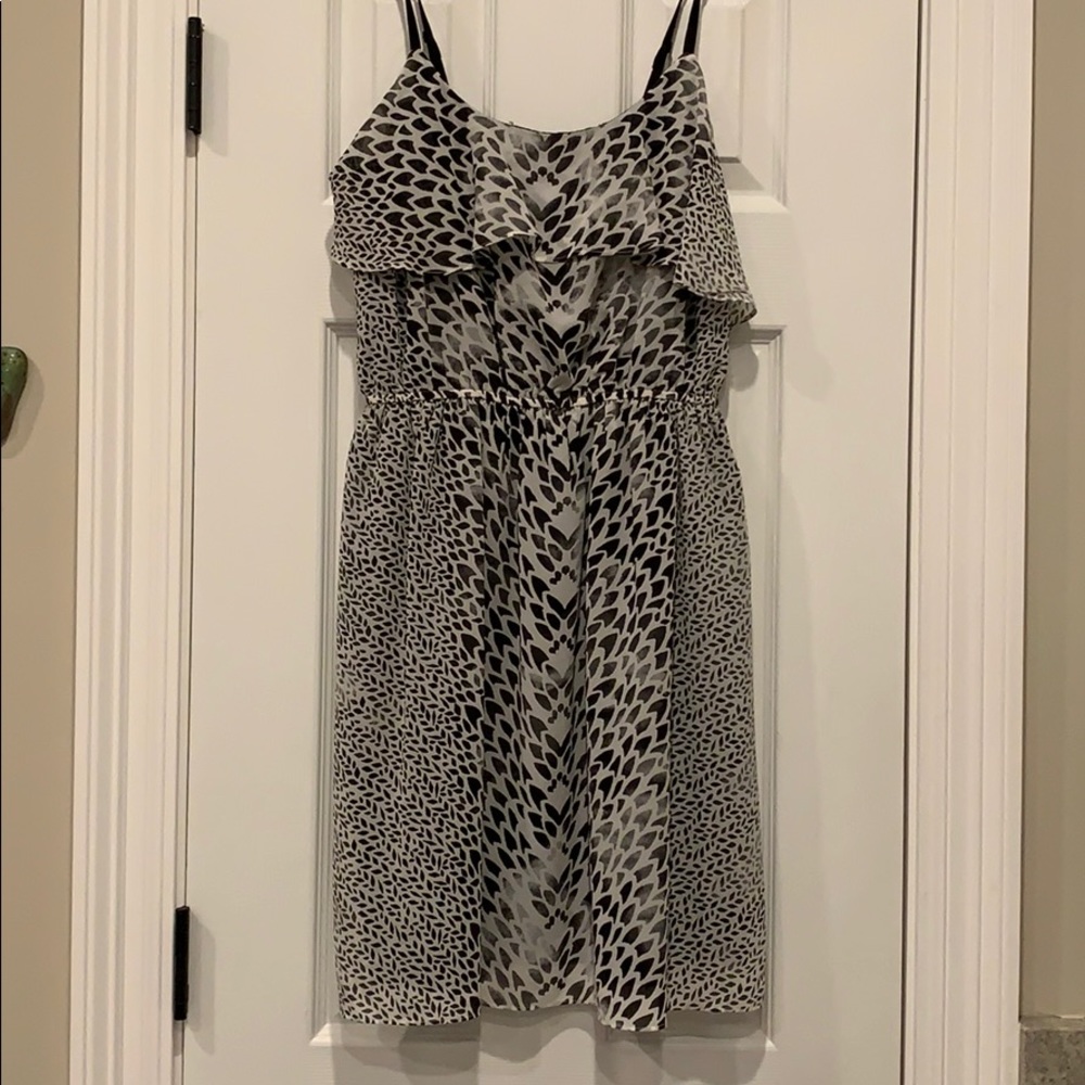 Dress-summer style with adjustable straps